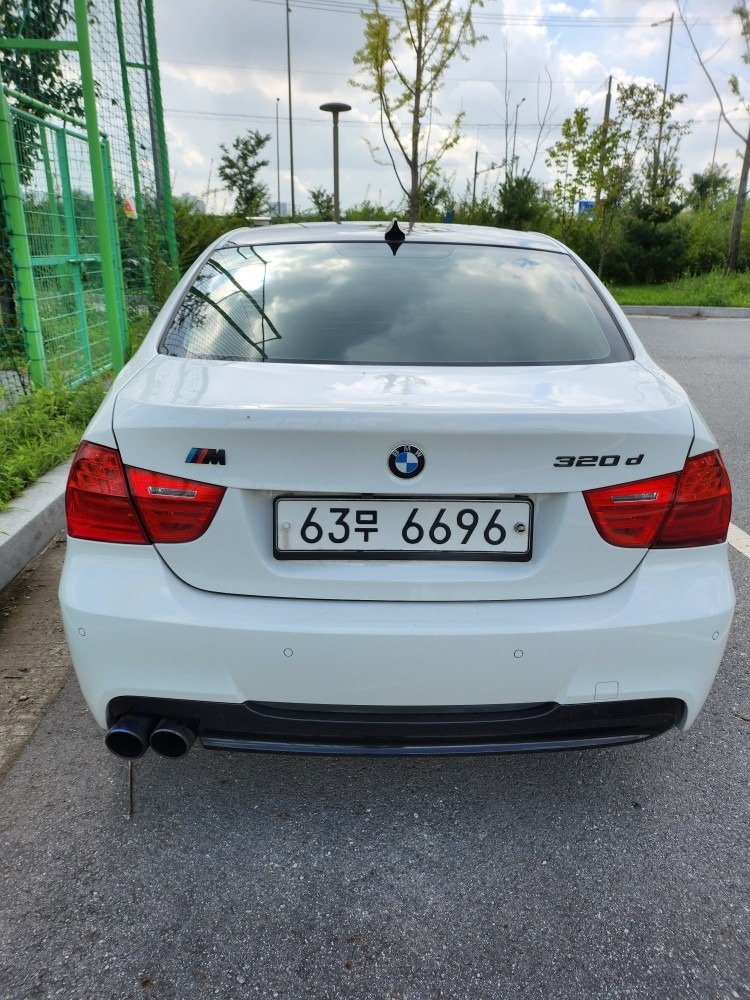 bmw e90 3시리즈 320d m스 중고차 직거래 (9)