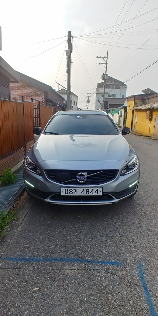 V60 크로스컨트리 Ⅰ D4 AWD 매물 썸네일