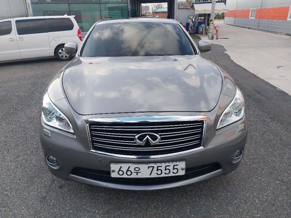 M Y51 3.0 d RWD (238마력) 매물 썸네일