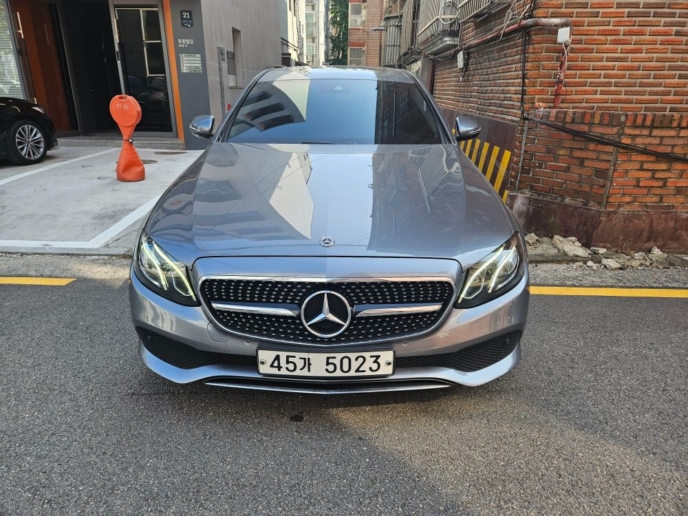 E 클래스 W213 E200 아방가르드 매물 썸네일