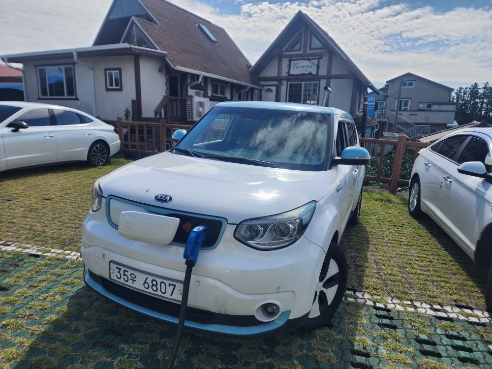 쏘울 EV PS BEV(30kWh) 180km 매물 썸네일