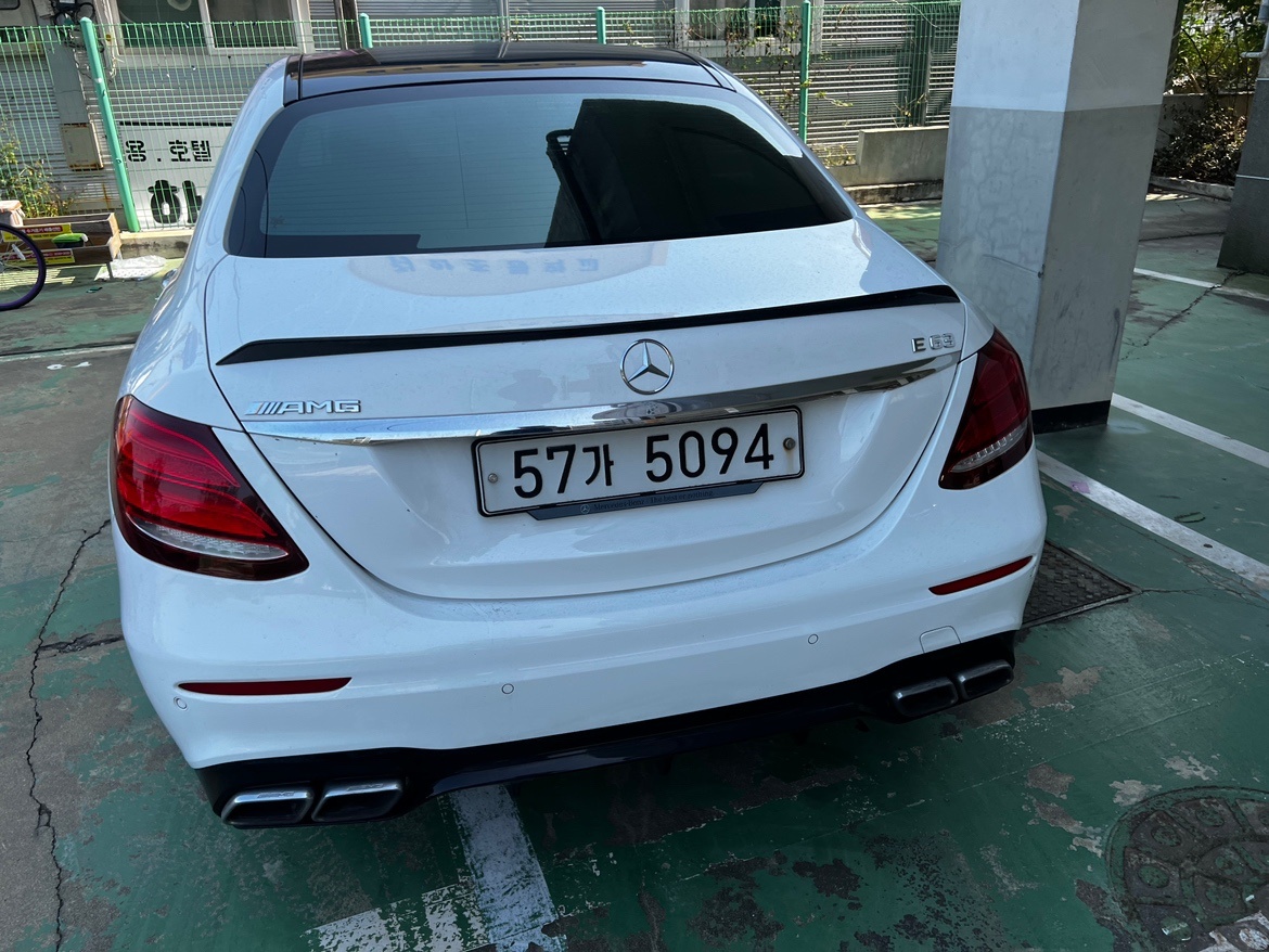 E 클래스 W213 E63 amg 4Matic+ 전기형 (571마력) 매물 썸네일