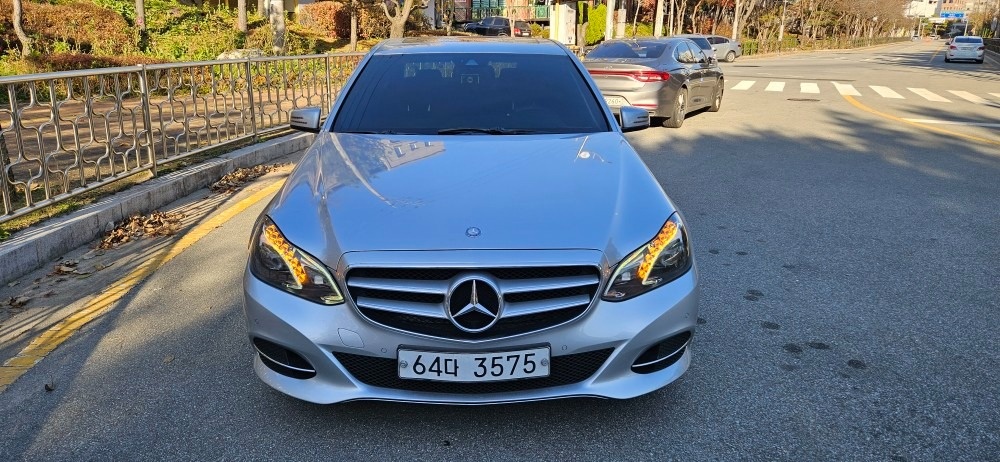 E 클래스 W212 E220 CDI 후기형 (170마력)아방가르드 매물 썸네일