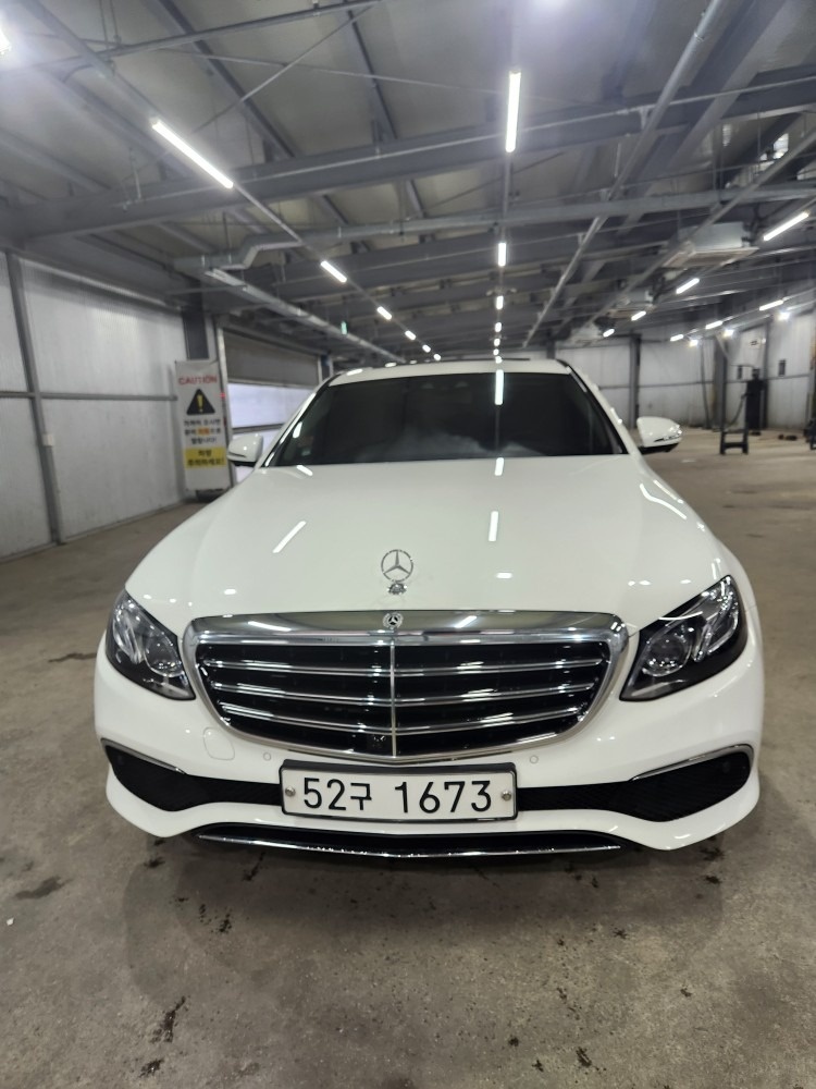 E 클래스 W213 E300 4Matic 전기형 (211마력)익스클루시브 매물 썸네일