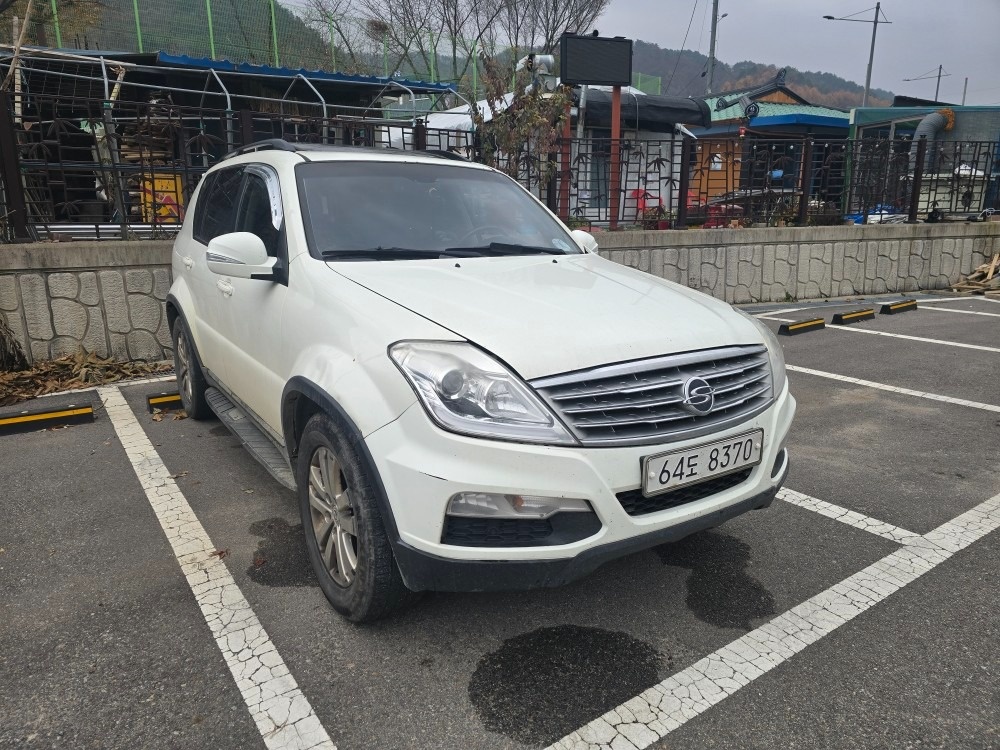 렉스턴 W Y200 7인승(RX7 2.0) 4WD 노블레스 매물 썸네일