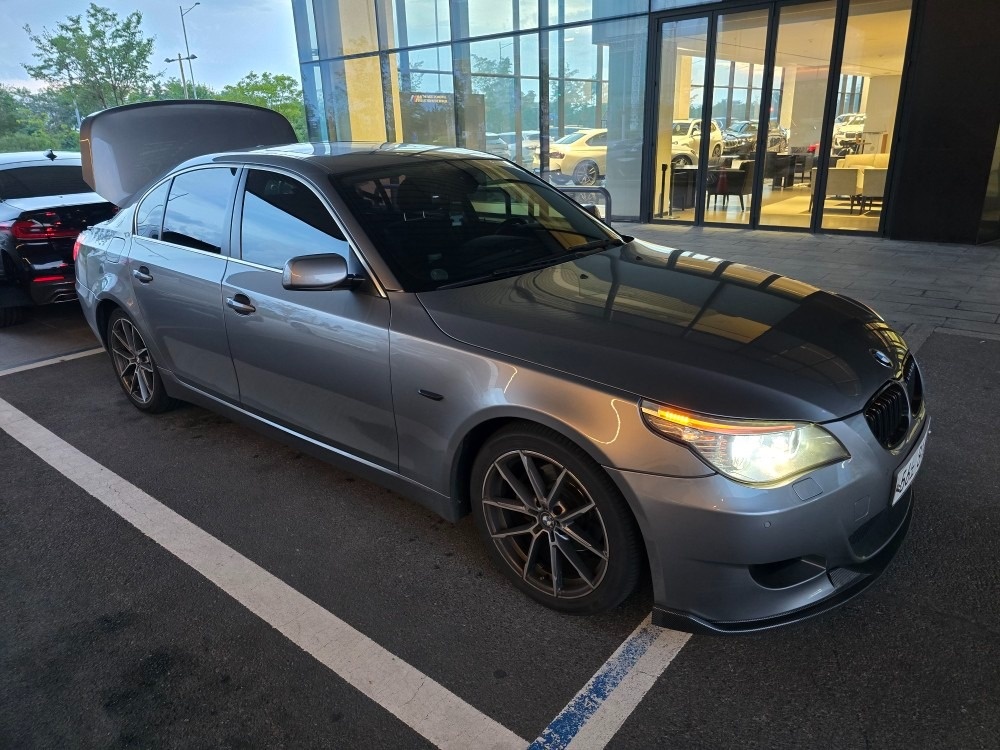 누유 누수 없는 BMW E60 528 중고차 직거래 (8)