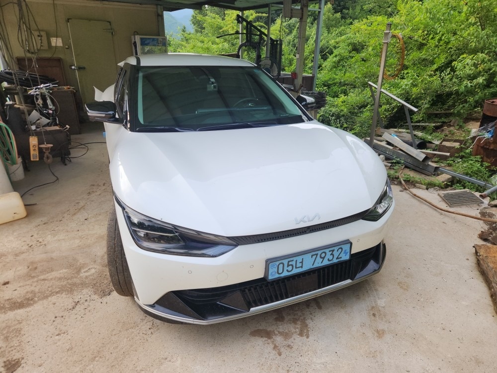 EV6 CV BEV(롱레인지/77.4kWh) AWD 어스(441km) 매물 썸네일