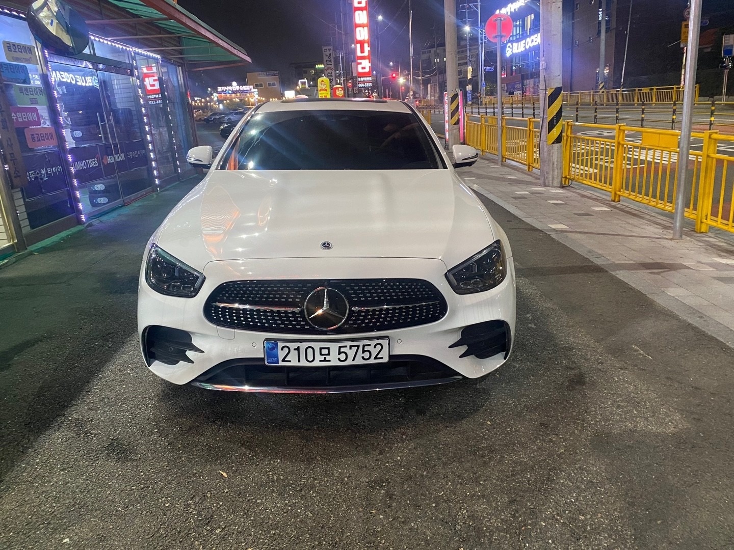 E 클래스 W213 E250 후기형 (211마력)AMG Line 매물 썸네일