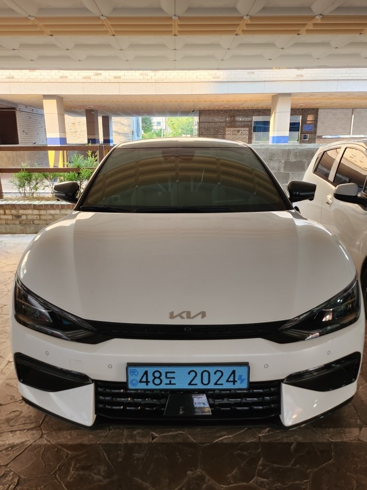 EV6 CV BEV(롱레인지/77.4kWh) AWD GT-Line(403km) 매물 썸네일