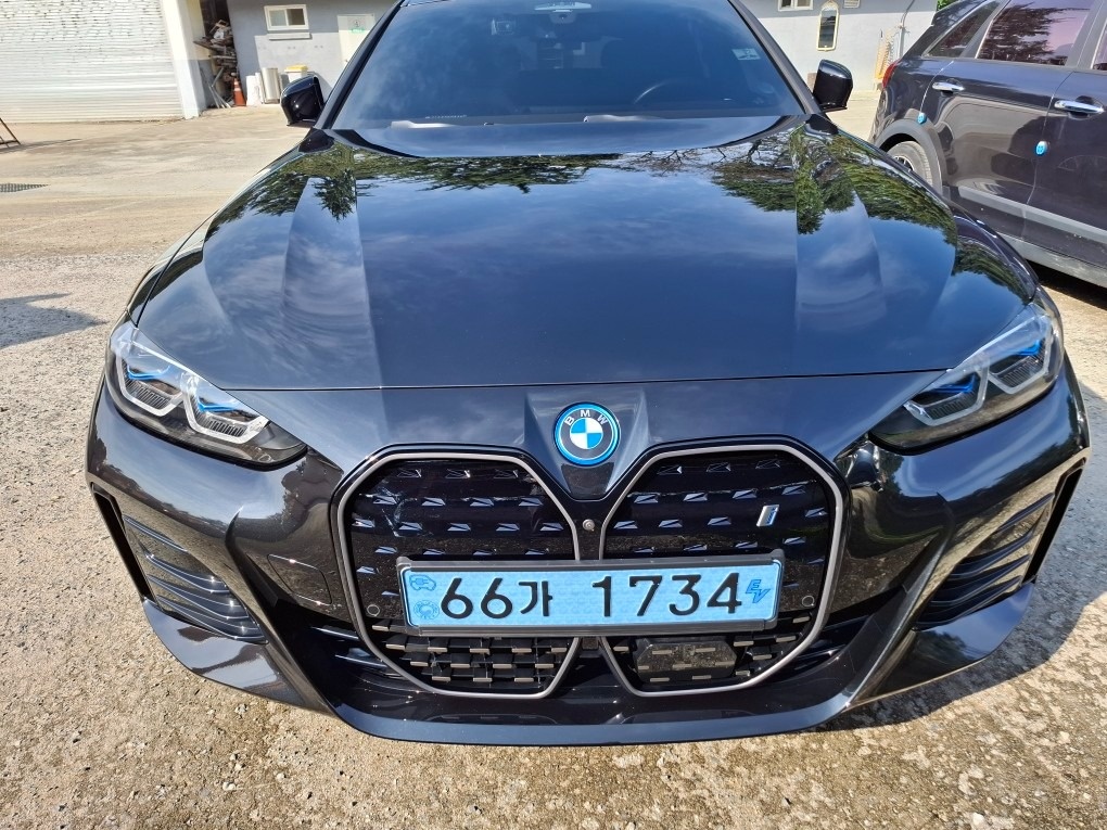 i4 그란쿠페G26 40(84kWh) eDrive M 스포츠 프로 매물 썸네일