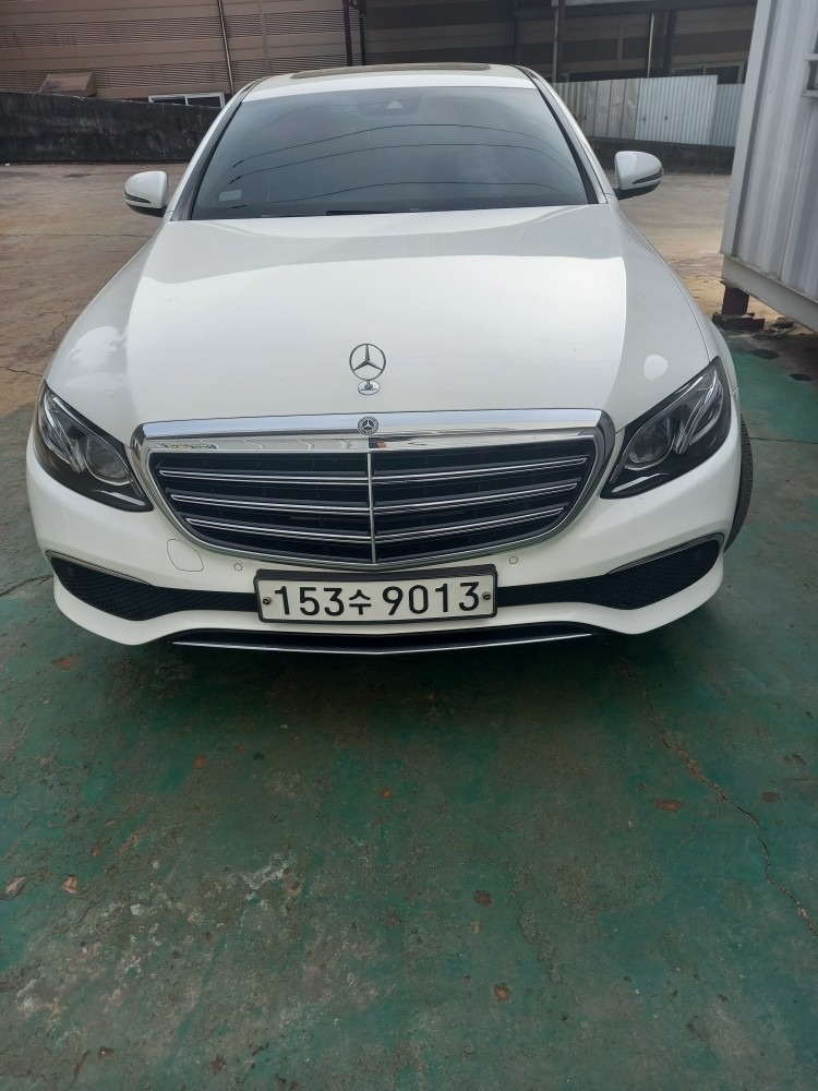 E 클래스 W213 E220 d 4Matic 전기형 (194마력) 매물 썸네일