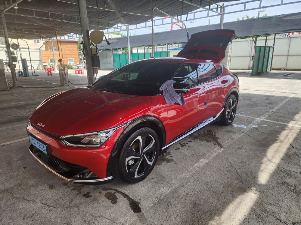 EV6 CV BEV(롱레인지/77.4kWh) RWD 어스(470km) 매물 썸네일