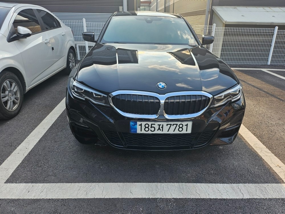 320i msp 21년 10월 출고차 중고차 직거래 (1)