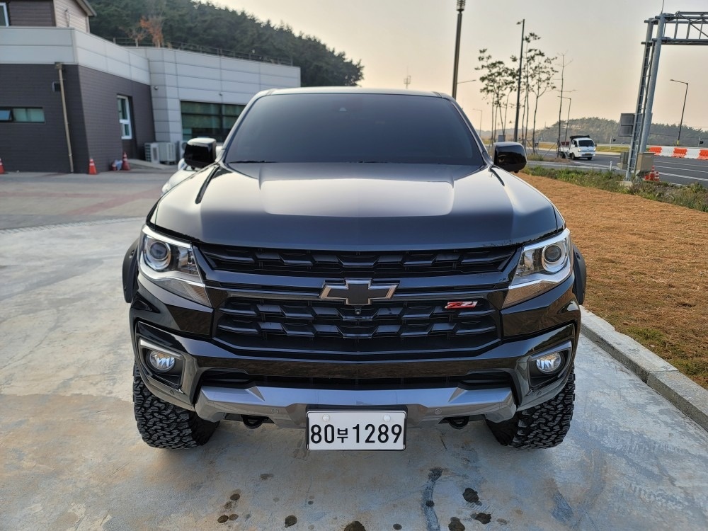 리얼 뉴 콜로라도 가솔린 3.6 AWD Z71-X 미드나잇 매물 썸네일