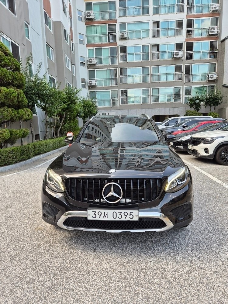 차명 : 벤츠 GLC220d 4mat 중고차 직거래 (1)