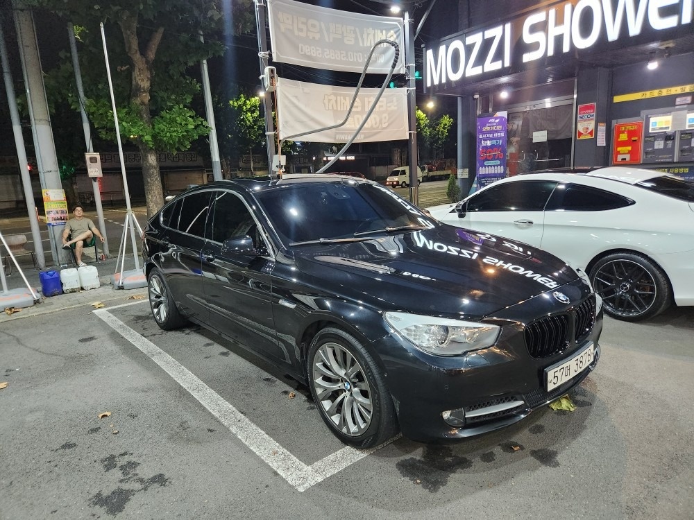 

2010년식 5gt 35i 2륜  중고차 직거래 (2)