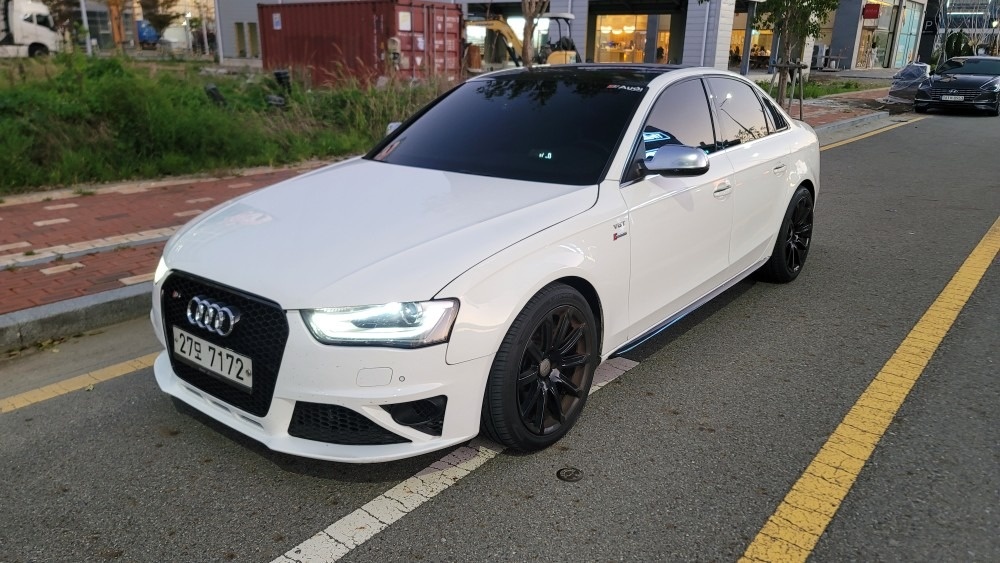 S4 B8/8K 3.0 TFSI 콰트로 (333마력) 매물 썸네일