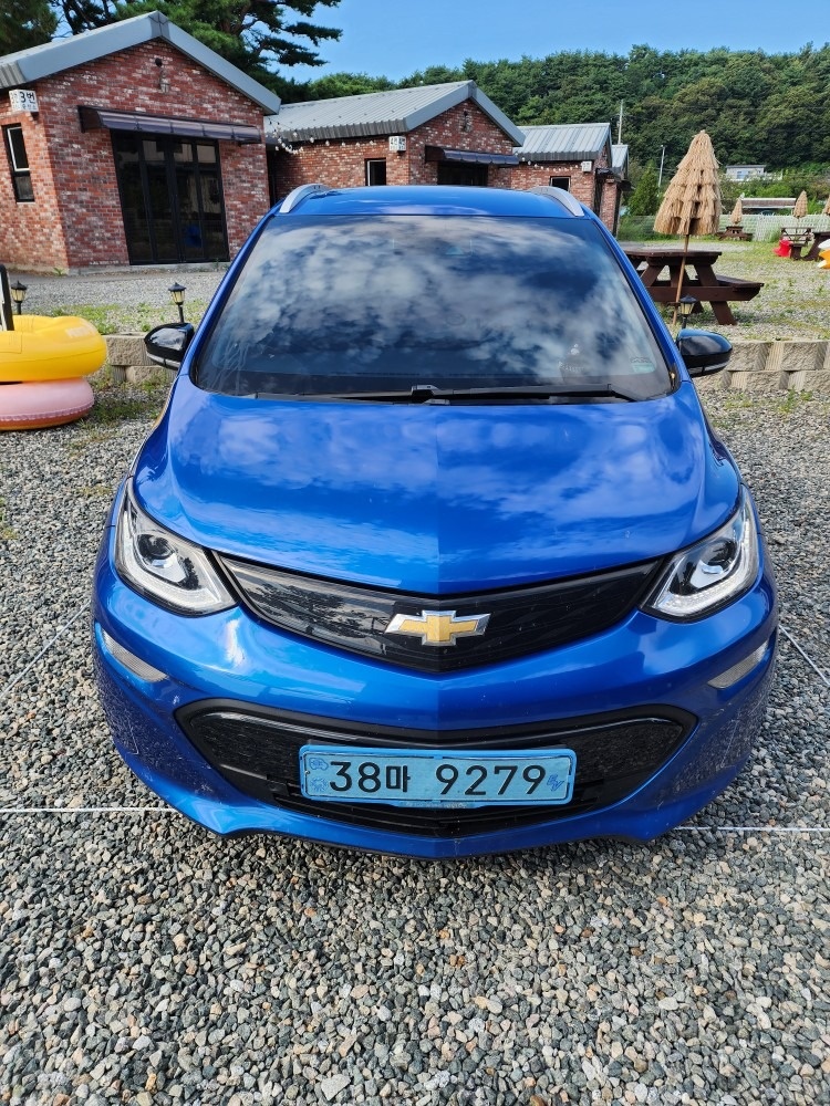 볼트 BEV(66kWh/414km) FWD 프리미어 매물 썸네일