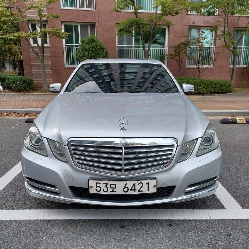 E 클래스 W212 E300 중기형 (245마력)엘레강스 매물 썸네일