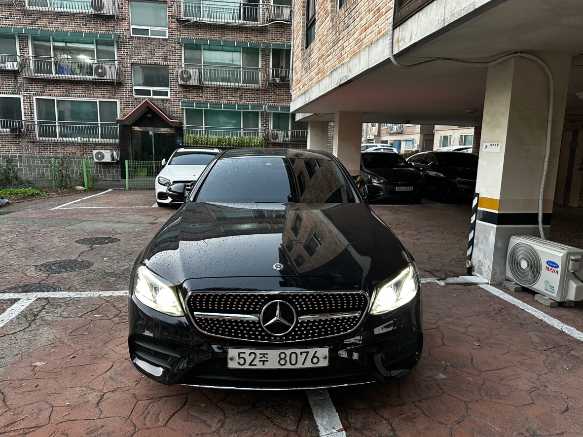 E 클래스 W213 E300 4Matic 전기형 (211마력)아방가르드 매물 썸네일