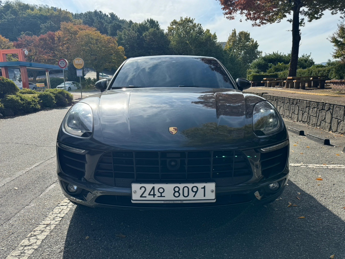 마칸 95B 2.0 (R4 TFSI) 4WD 전기형 (252마력) 매물 썸네일