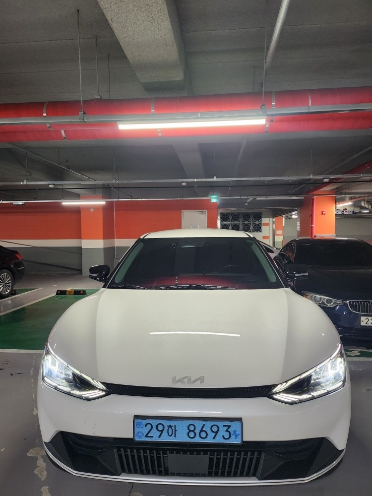 EV6 CV BEV(스탠다드/58.0kWh) RWD 에어(370km) 매물 썸네일