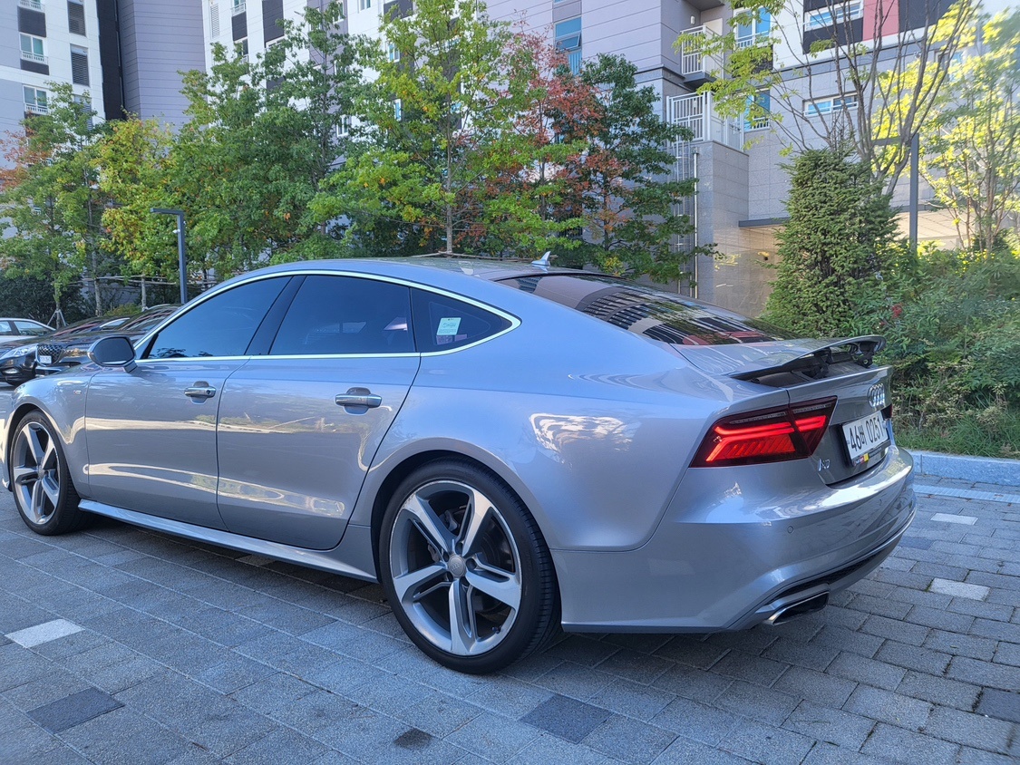 A7 Sportback 4G8 40 TFSI 콰트로 (252마력)스포츠 매물 썸네일