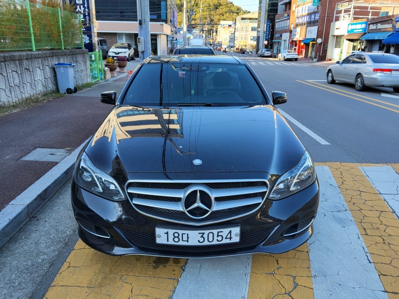 E 클래스 W212 E300 블루텍 하이브리드 후기형 (204마력)아방가르드 매물 썸네일