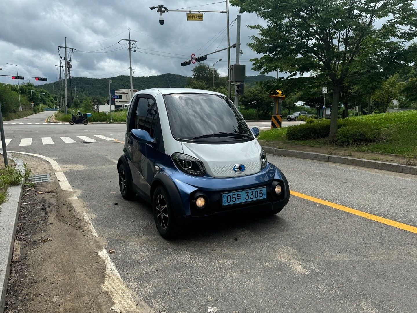 차키 두개 있고요 블박 달려있습니다
