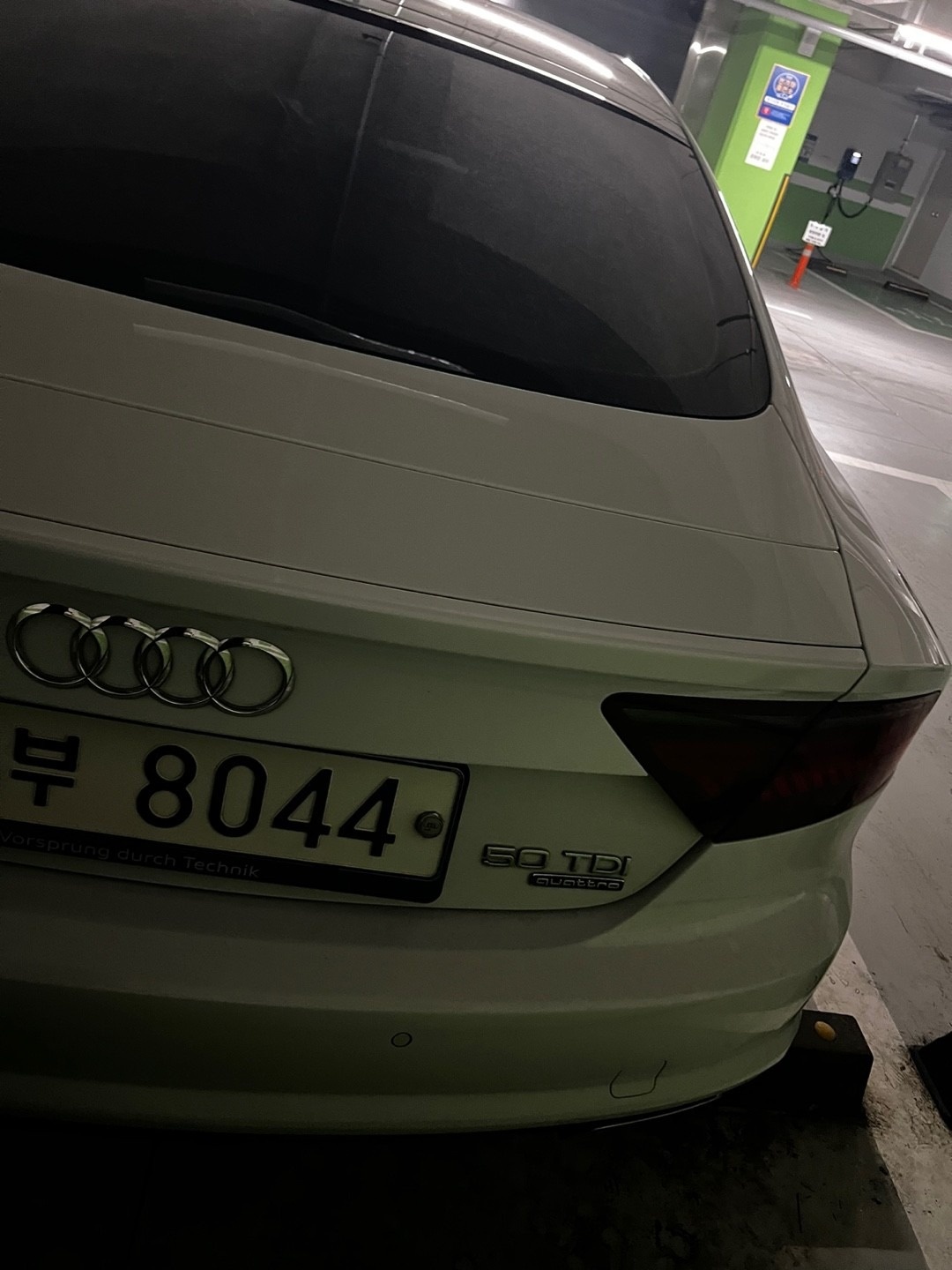 50TDI 콰트로 프리미엄입니다.
리 중고차 직거래 (7)