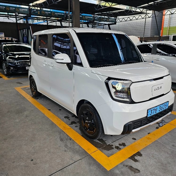 더 뉴 레이 PE2 TAM BEV(35.2 kWh) FWD 에어(205km) 매물 썸네일