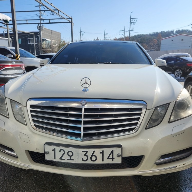 E 클래스 W212 E300 중기형 (245마력) 매물 썸네일