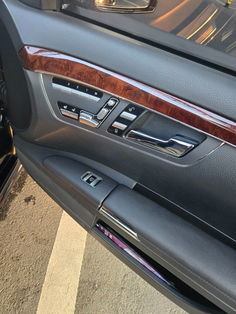 W221 s550L amg펙 08년형 중고차 직거래 (24)