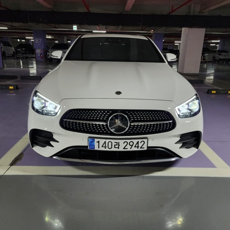 E 클래스 W213 E250 후기형 (211마력)AMG Line 매물 썸네일