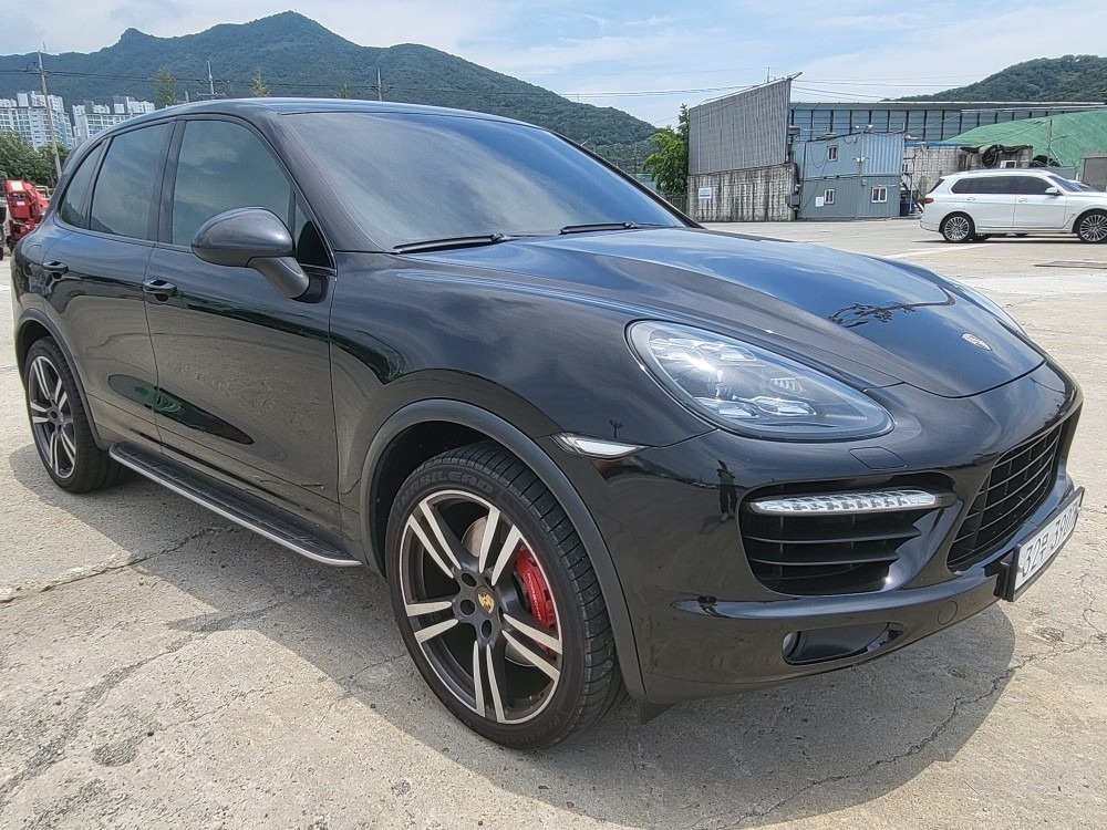 카이엔 958 4.8 터보 (V8 bi-turbo) (500마력) 매물 썸네일