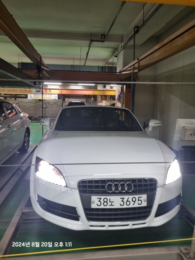 TT 8J 2.0 TFSI 로드스터 (200마력) 매물 썸네일