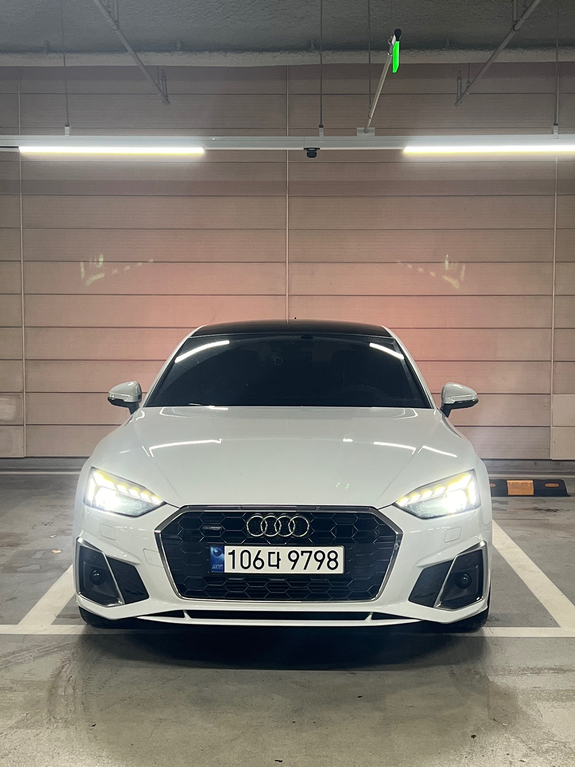 A5 8W 40 TFSI Sportback 콰트로 (204마력)프리미엄 매물 썸네일