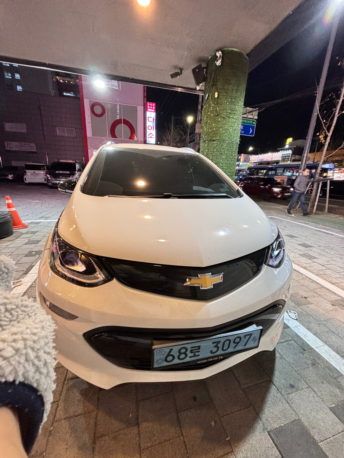 볼트 BEV(66kWh/414km) FWD 프리미어 매물 썸네일