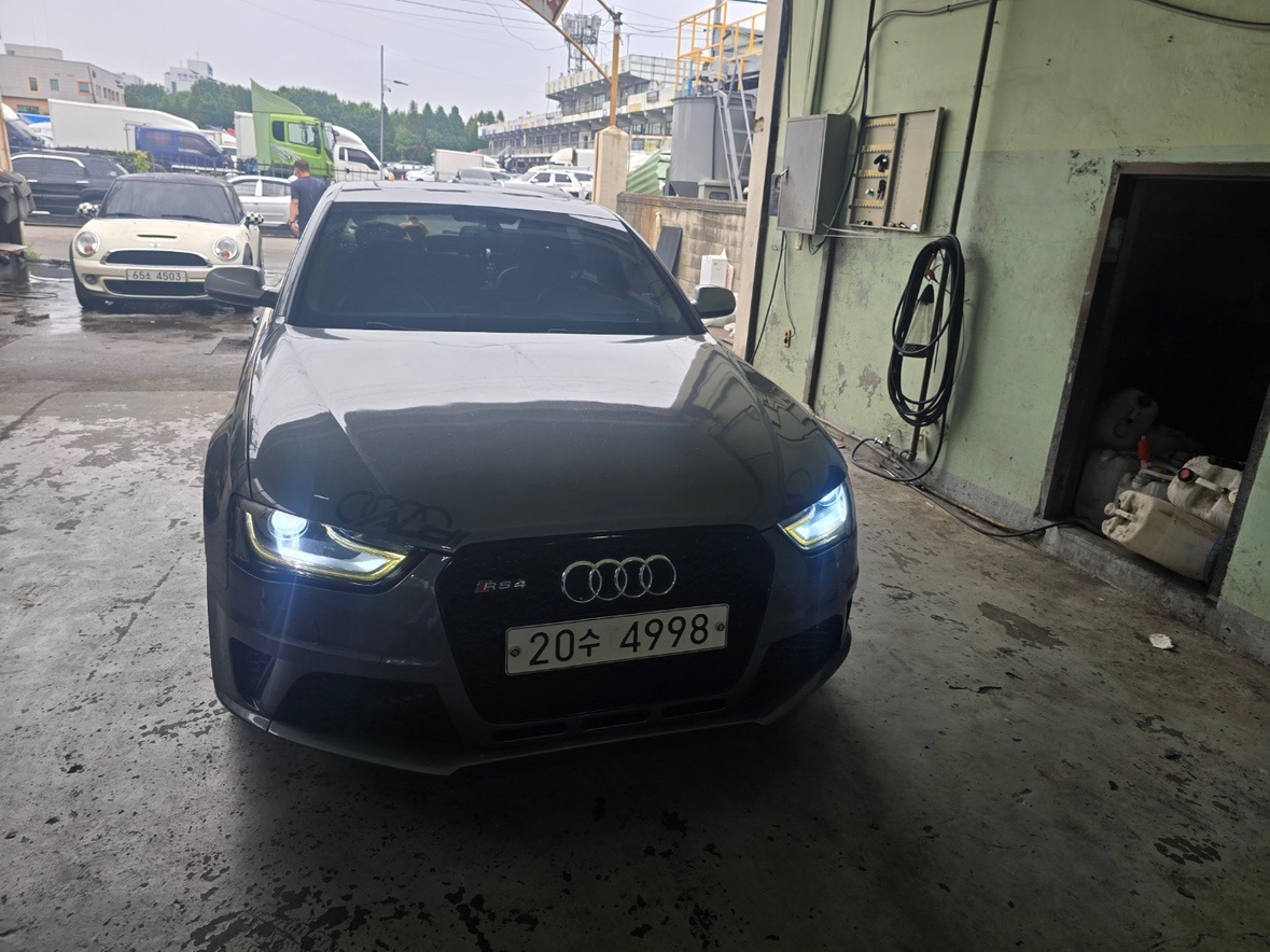 A4 B8/8K 2.0 TDI (150마력) 매물 썸네일