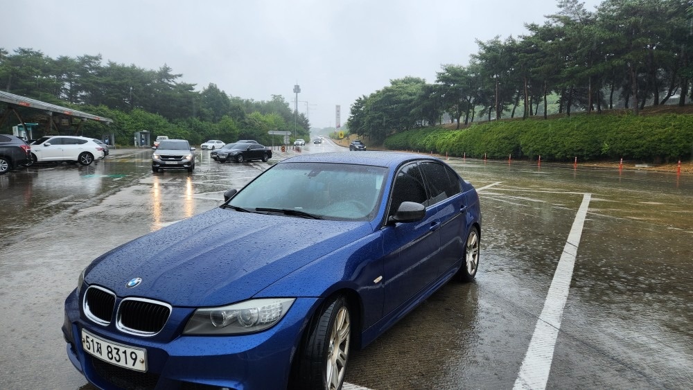 시트 깨끗해요 Amg밧데리교체 스노우 중고차 직거래 (2)