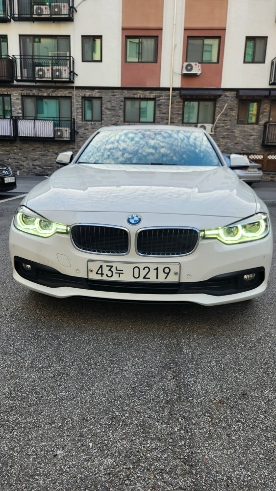 3시리즈 F30 320d 세단 페이스리프트 (190마력) 매물 썸네일