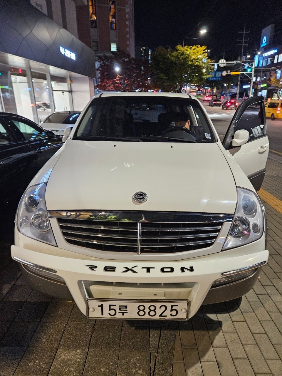 뉴 렉스턴 Y200 7인승(디젤 RX5 EDi) 4WD 고급 매물 썸네일