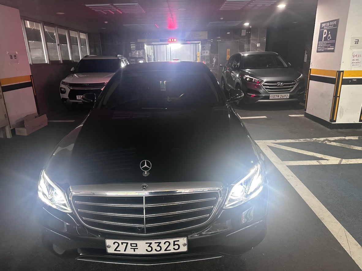 E 클래스 W213 E300 전기형 (211마력)익스클루시브 매물 썸네일