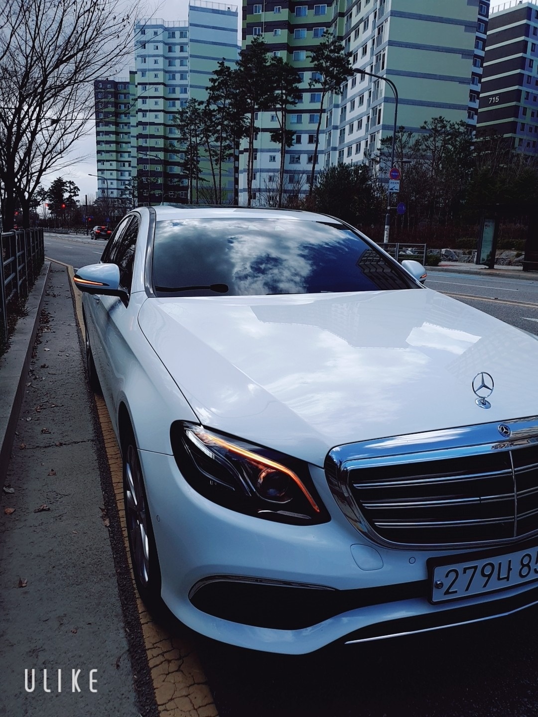 E 클래스 W213 E300 4Matic 전기형 (211마력)익스클루시브 매물 썸네일