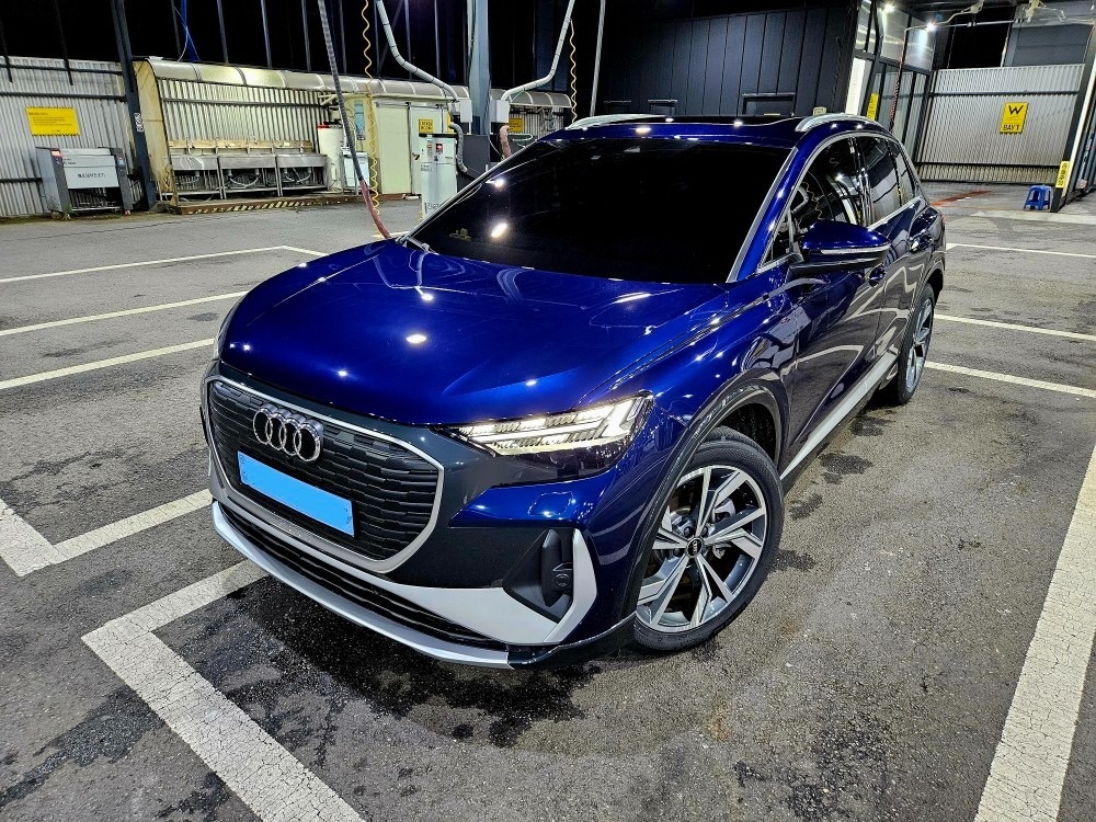 Q4 e-tron BEV(82kWh) RWD 40 프리미엄(386km) 매물 썸네일