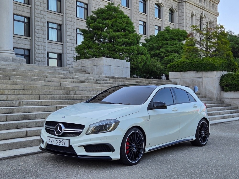 A 클래스 W176 A45 amg 4Matic (388마력) 매물 썸네일