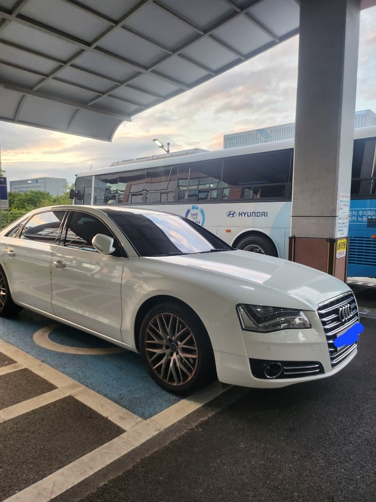 A8 D4/4H 3.0 TDI 콰트로 L (250마력) 매물 썸네일