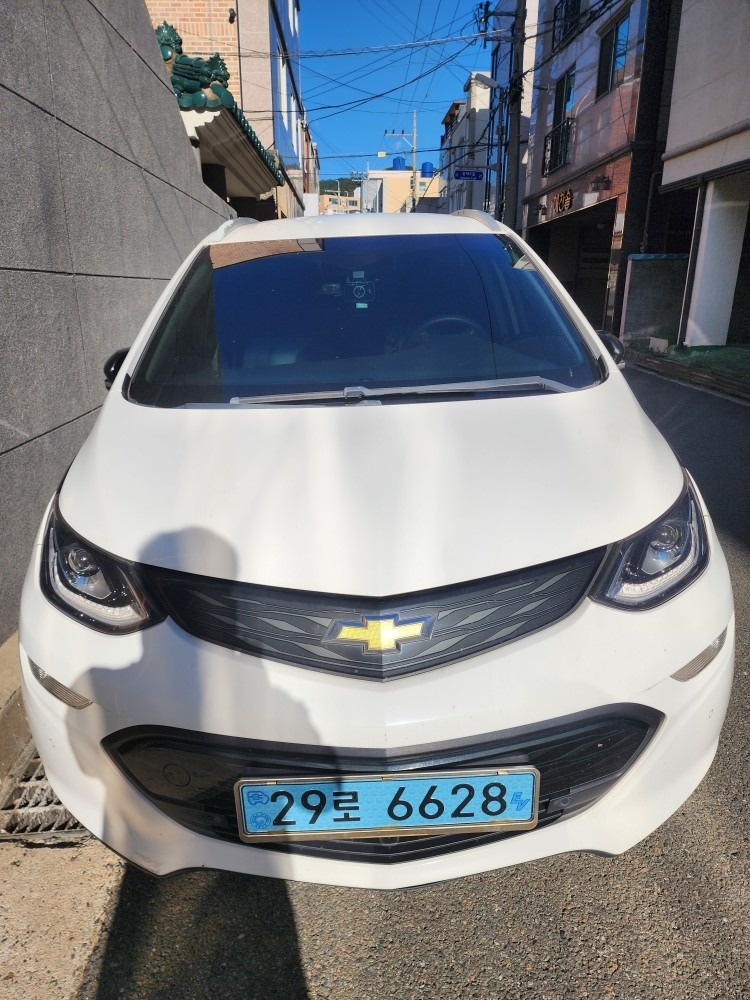 볼트 BEV(66kWh/414km) FWD (204마력) 매물 썸네일