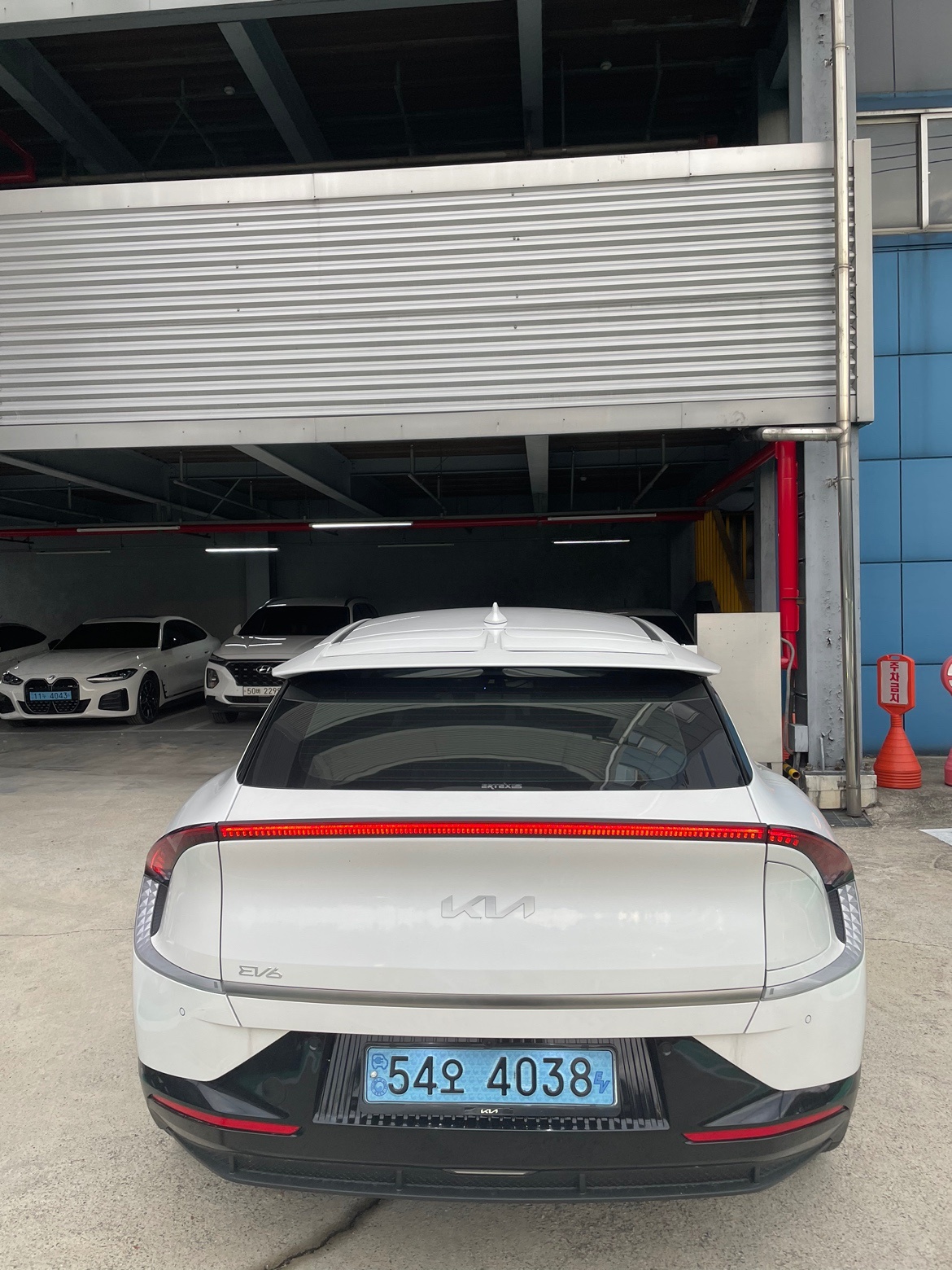 EV6 CV BEV(롱레인지/77.4kWh) RWD 어스(470km) 매물 썸네일