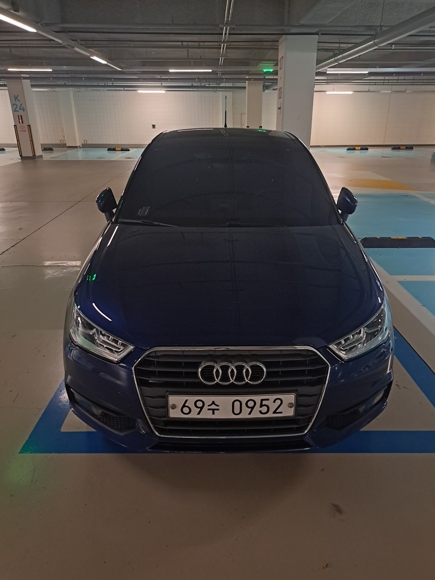 A1 8X 30 TDI 스포트백 (115마력) 매물 썸네일